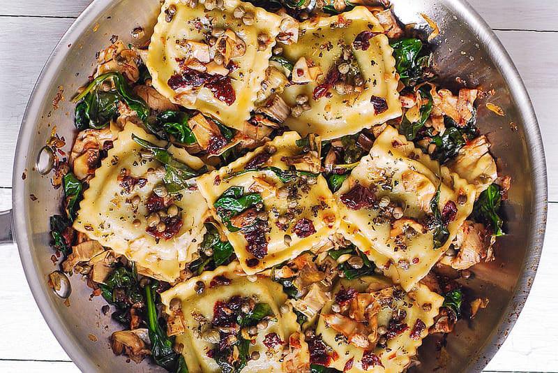 ITALIAN RAVIOLI WITH SPINACH, ARTICHOKES, CAPERS, SUN-DRIED TOMATOES | NatraCure